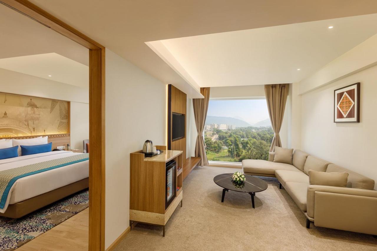 Bellevue Sarovar Premiere Junagadh Eksteriør bilde