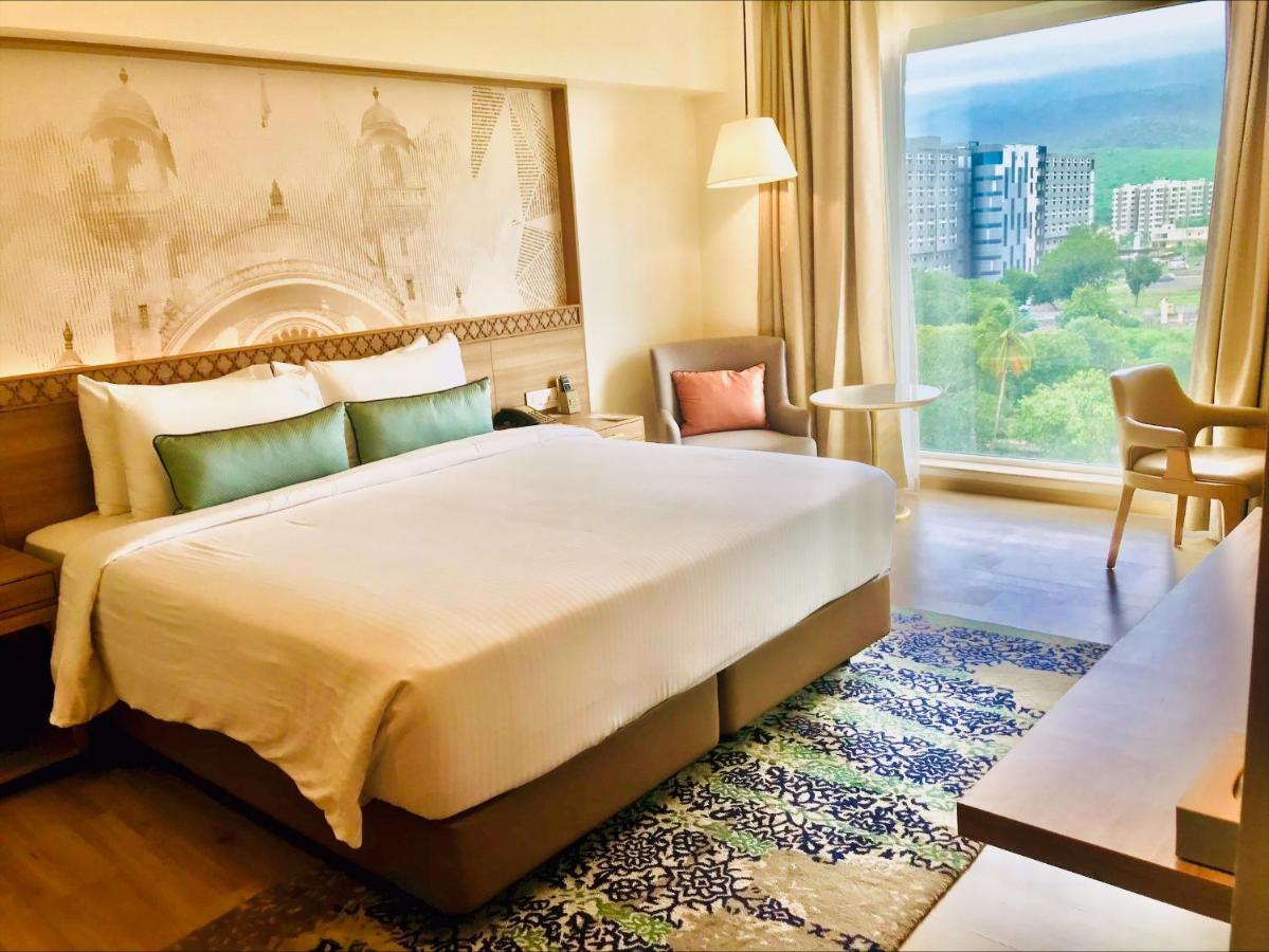 Bellevue Sarovar Premiere Junagadh Hotell Eksteriør bilde