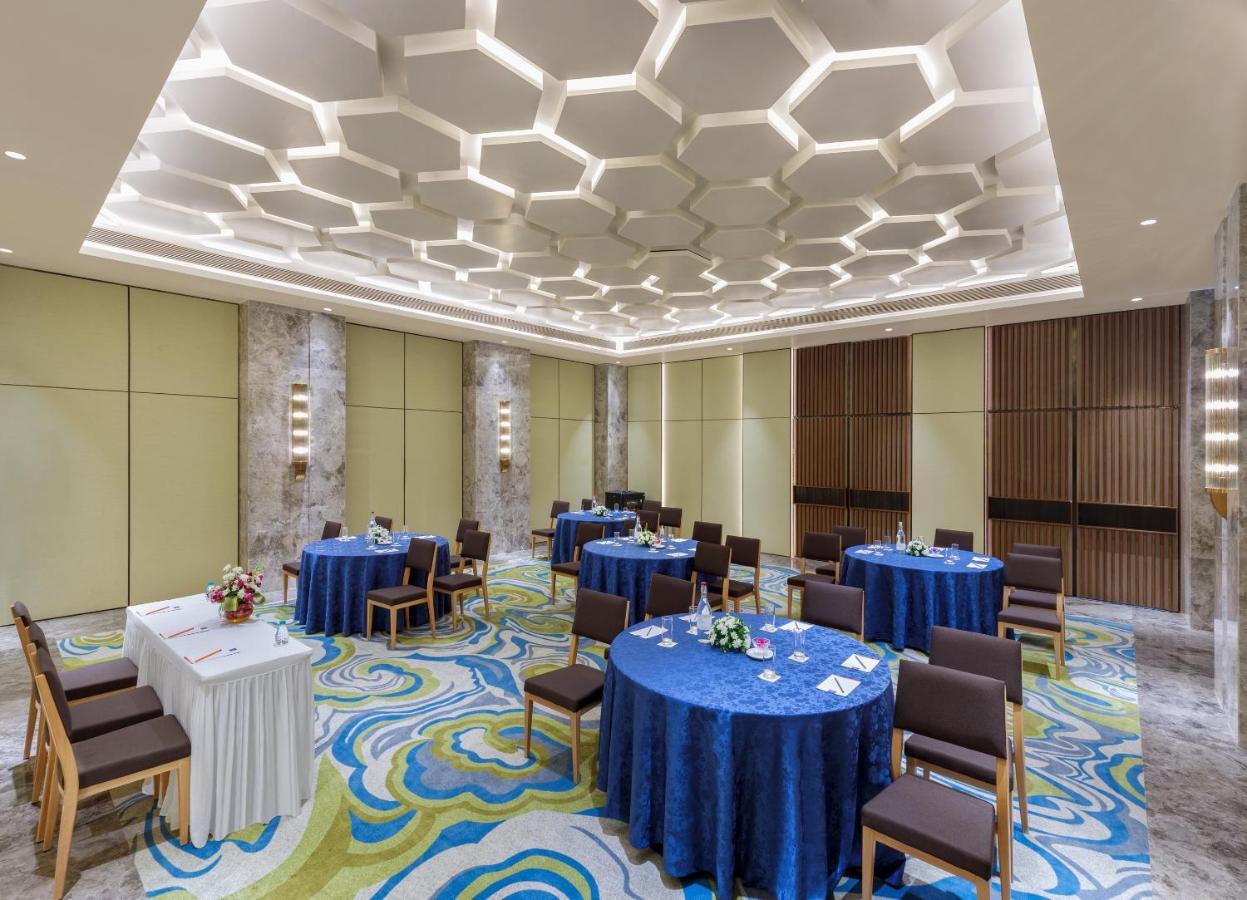 Bellevue Sarovar Premiere Junagadh Hotell Eksteriør bilde