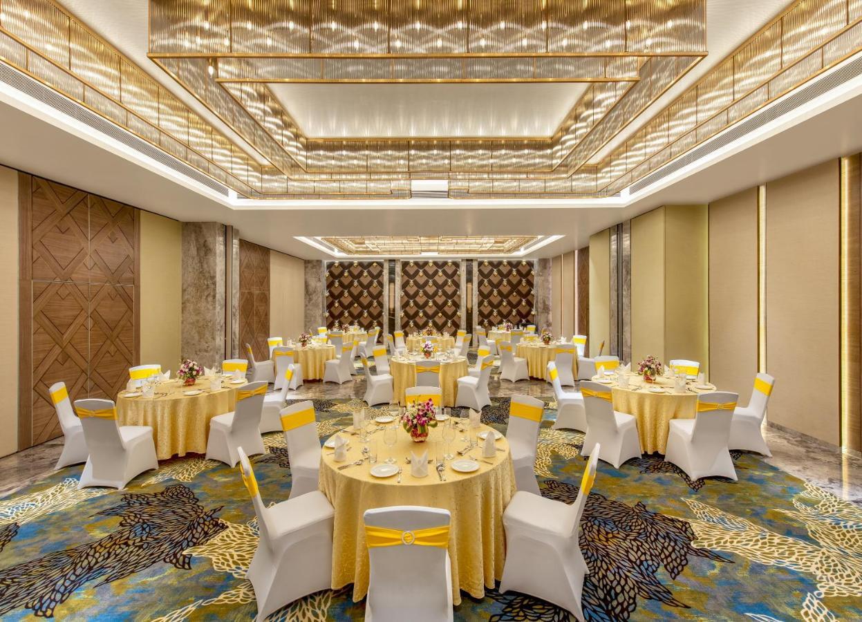 Bellevue Sarovar Premiere Junagadh Hotell Eksteriør bilde